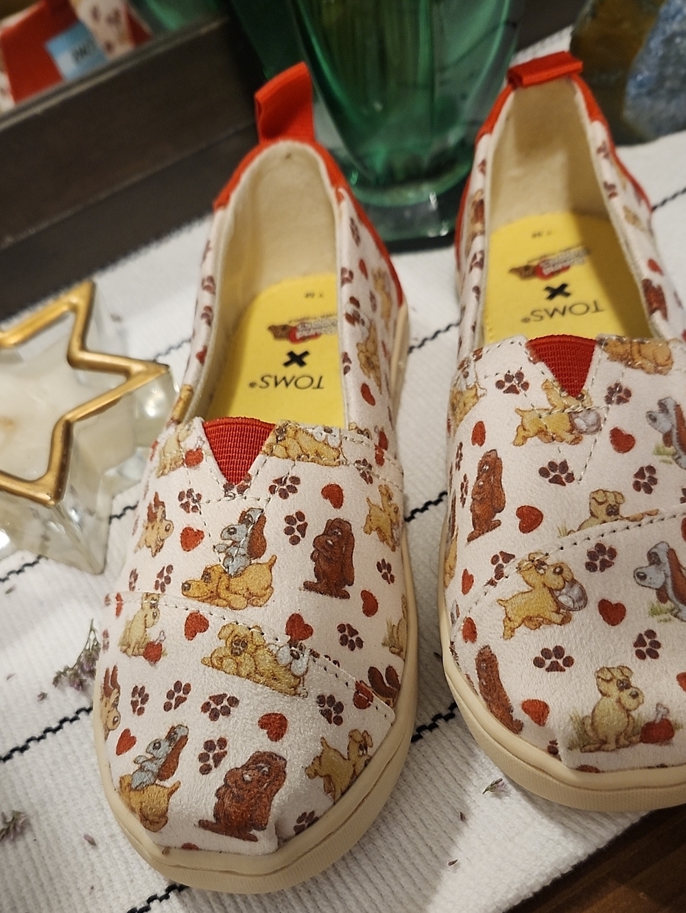 TOMS Kids Dog Print Slip-On Shoes in Cream and Red